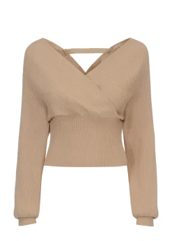 Beżowy sweter damski