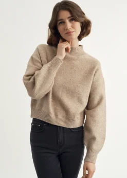 Beżowy sweter damski z cekinami