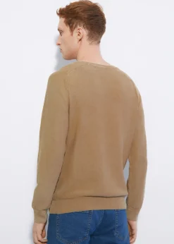 Brązowy sweter męski z guzikami