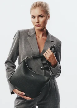 Czarna torebka damska w stylu hobo