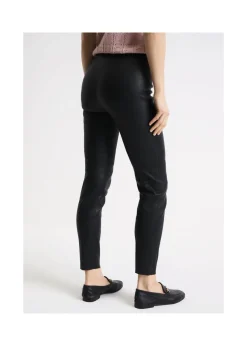 Czarne skórzane legginsy damskie