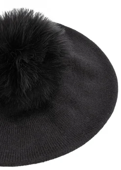 Czarny beret damski z pomponem