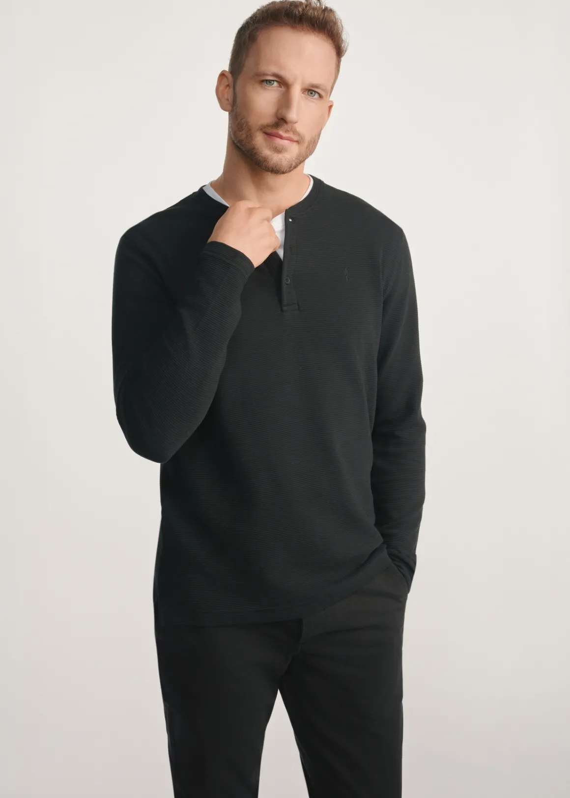 Czarny longsleeve męski