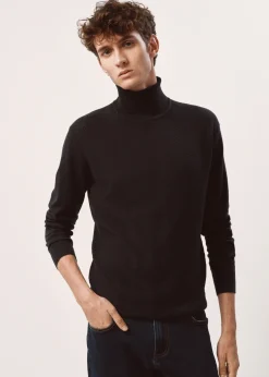 Granatowy sweter męski z golfem