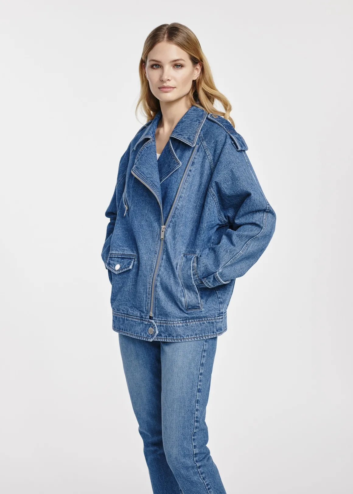 Jeansowa kurtka damska oversize