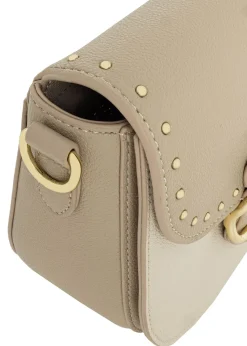 Kremowa listonoszka damska z ćwiekami