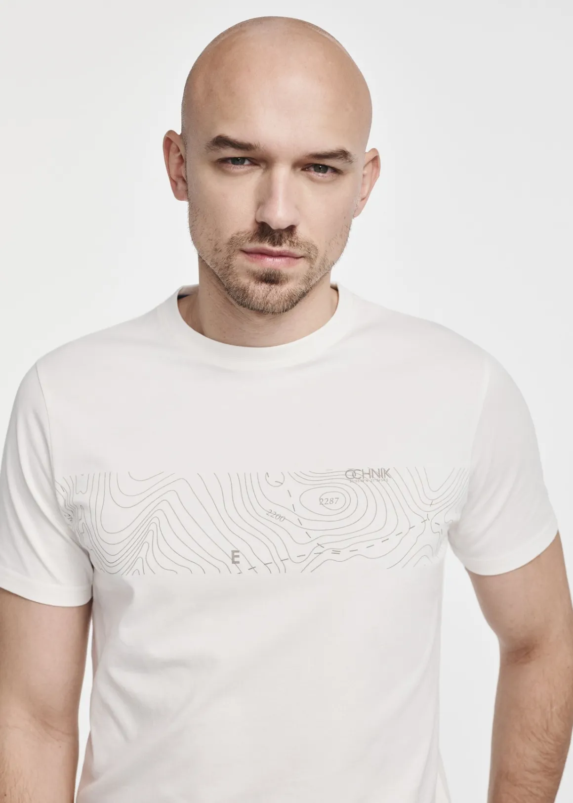 Kremowy t-shirt męski z nadrukiem