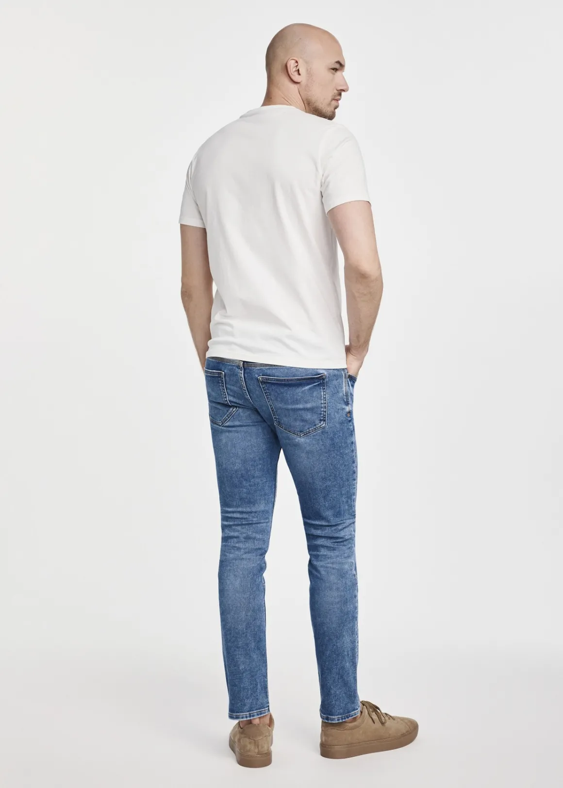 Kremowy t-shirt męski z nadrukiem