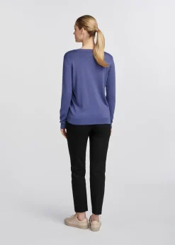 Niebieski sweter damski z dekoltem V-neck