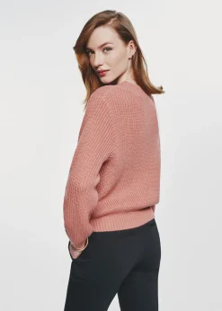 Różowy sweter dekolt V damski