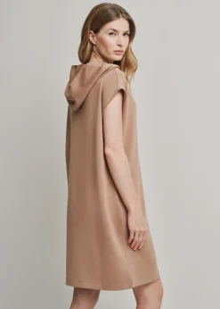 Sukienka z kapturem w kolorze camel