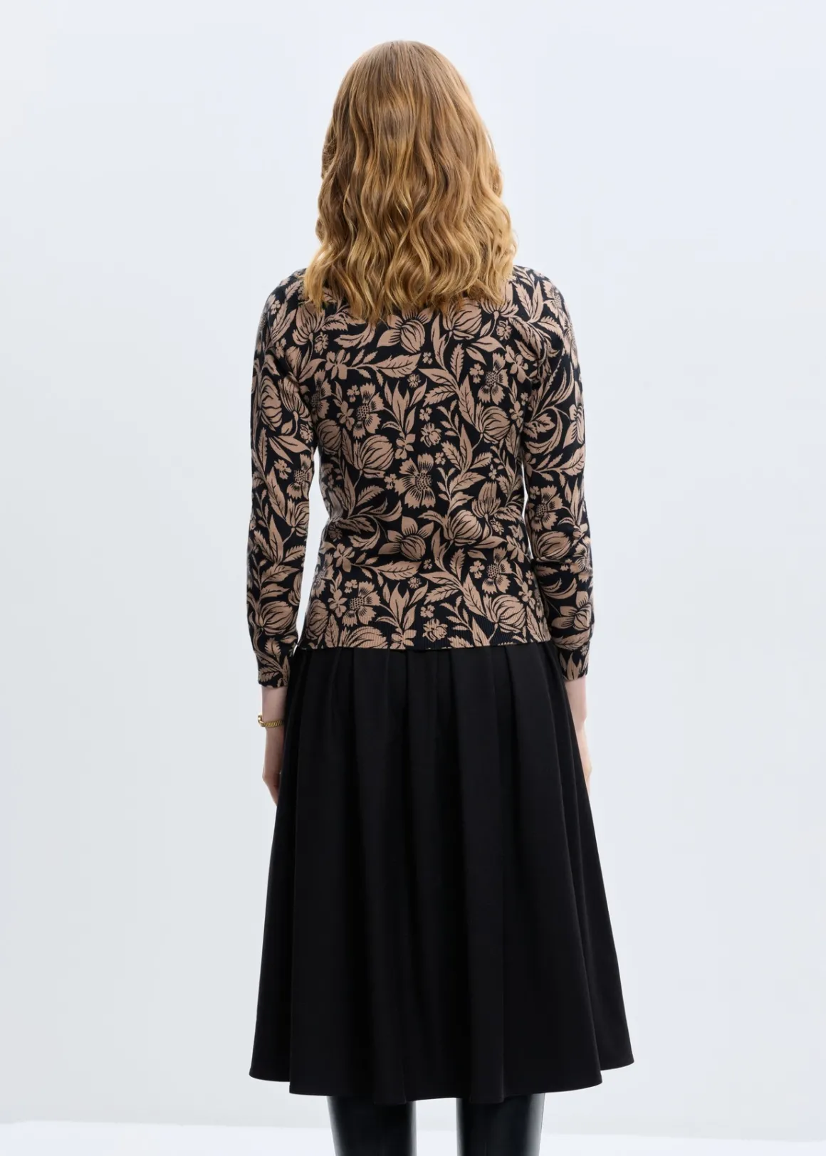 Sweter damski z kwiatowym printem