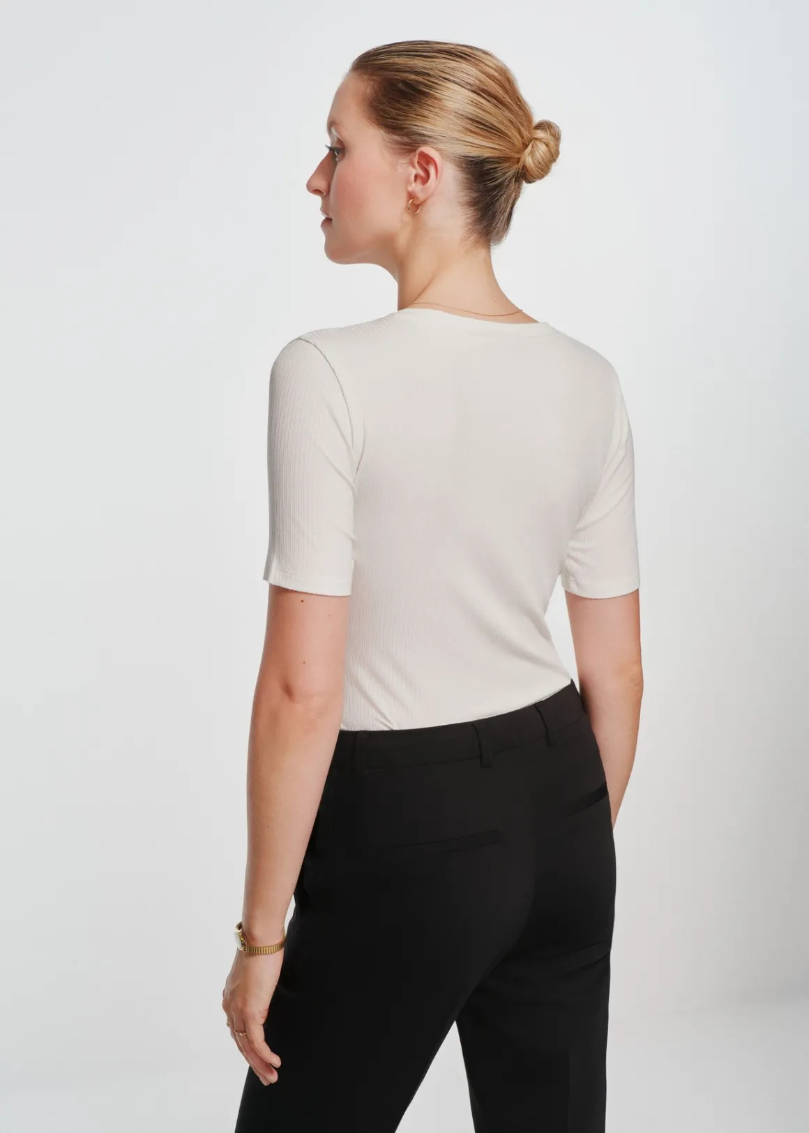 T-shirt kremowy damski basic